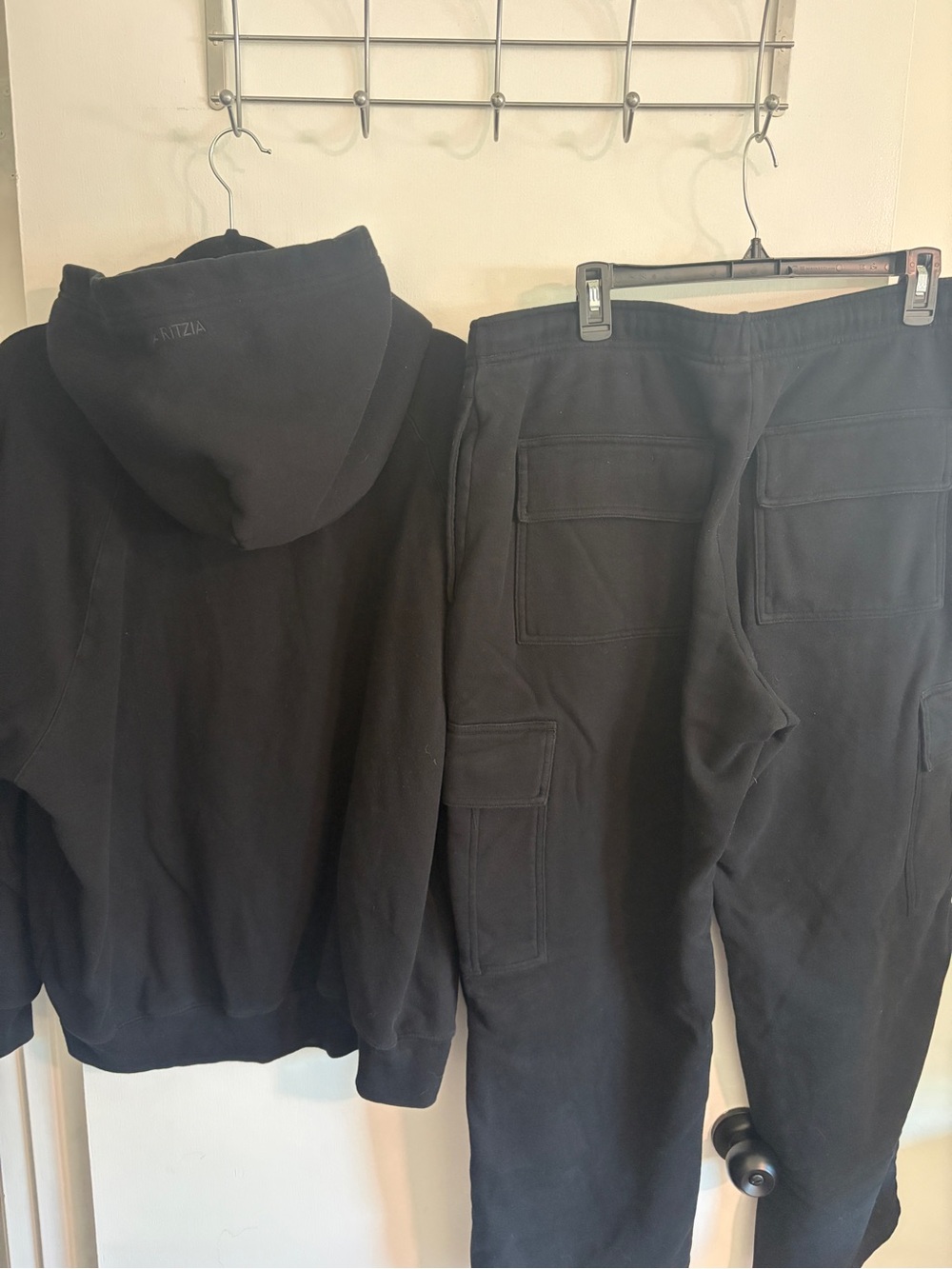 Aritzia Sweatfleece Mega Set Hoodie L + Cargo Jogger XL Black - Picture 5 of 9
